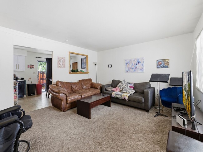 Building Photo - Prime Old Town Access | 3 Bed Home Near City Park + Downtown