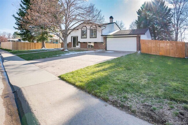 Foto del edificio - 7373 E Fremont Dr