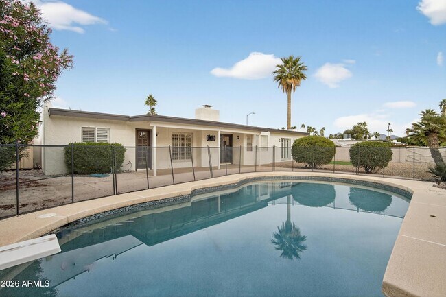 Foto del edificio - 6843 E Redfield Rd