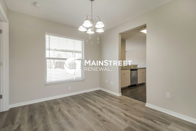 Building Photo - 3 Bedroom Pet-Friendly Home in Fort Myers, FL with Main Street Renewal