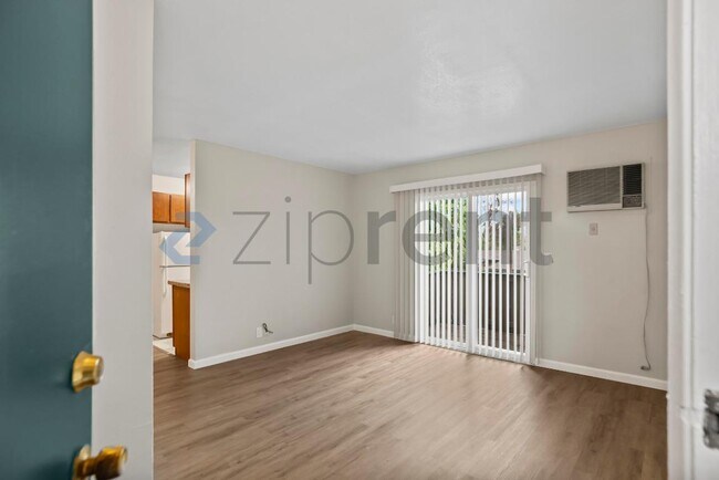 Building Photo - Unit 109