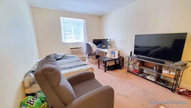 Building Photo - 326 Broadway