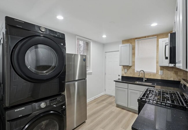 Photo - 2828 Winton St House