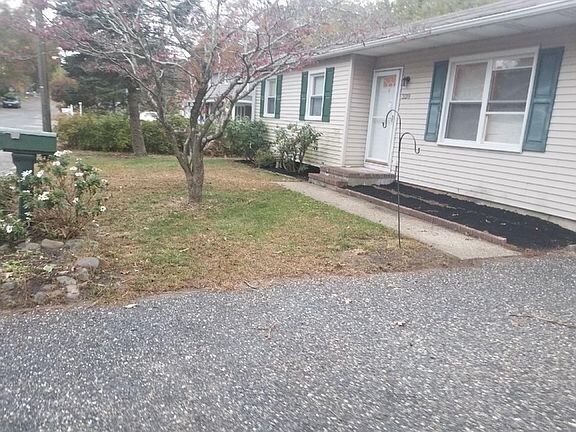 Building Photo - Sweet home for you and your family