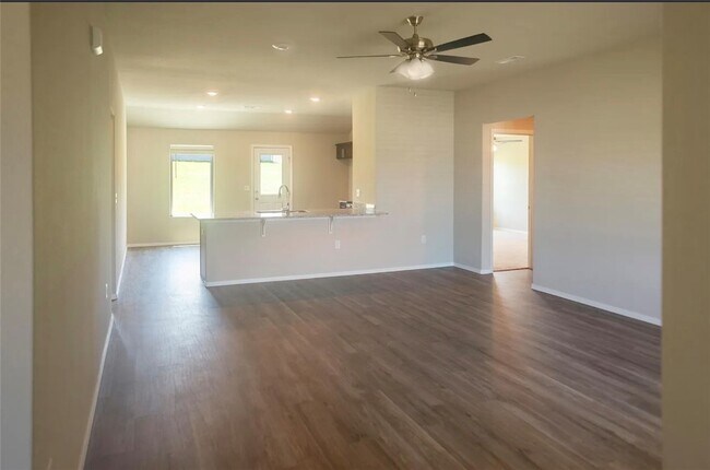 Building Photo - 2987 W McLaren Dr