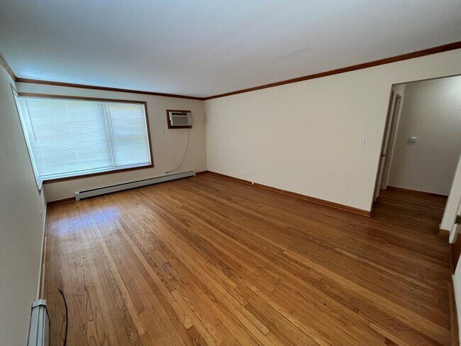 Foto del edificio - 1535 Bonnie Brae Pl
