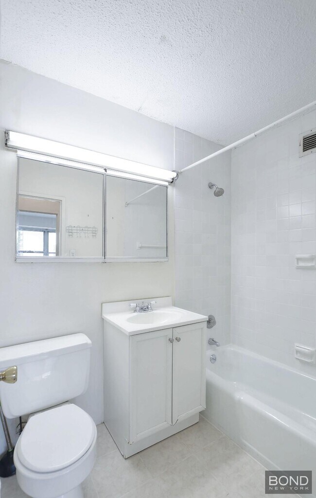 Foto del edificio - 250 E 87th St