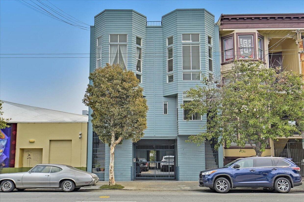 Primary Photo - 1269 S Van Ness Ave