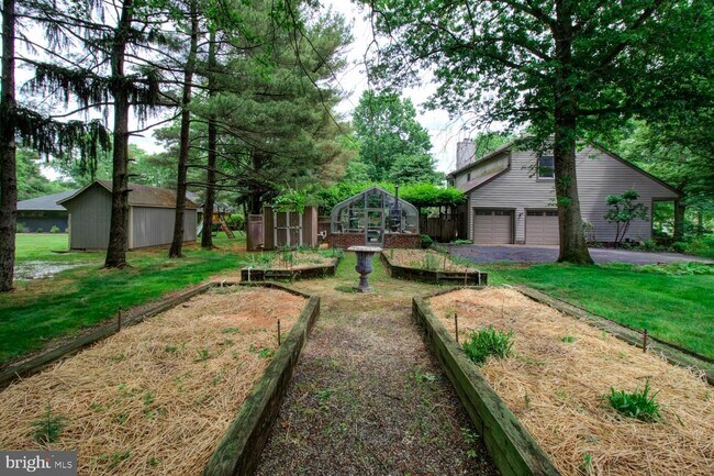 Building Photo - 2 Baldwin Ct