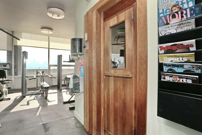 Foto del edificio - 6050 Kennedy Blvd E