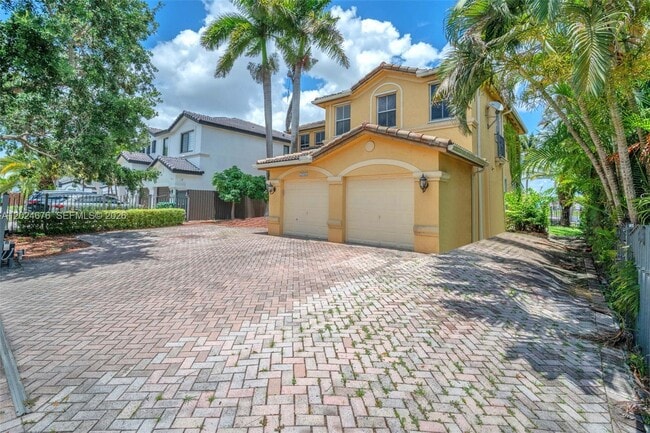 Building Photo - 2155 SW 156th Ct