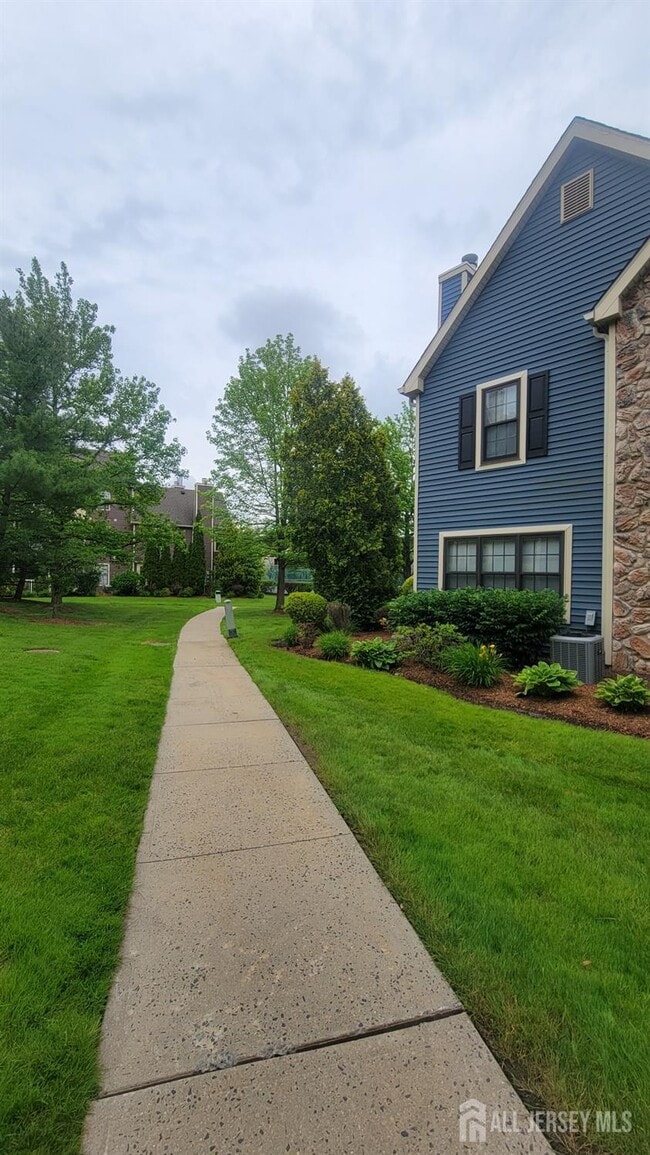 Building Photo - 138 Longfield Ct