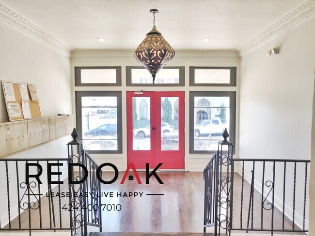 Foto del edificio - 1818 Whitley Ave