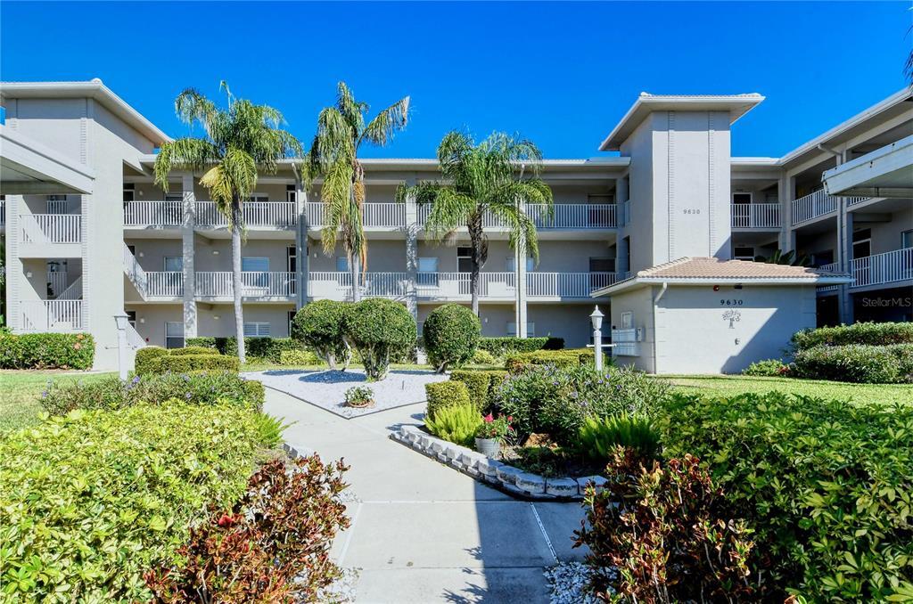Primary Photo - 9320 Clubside Cir