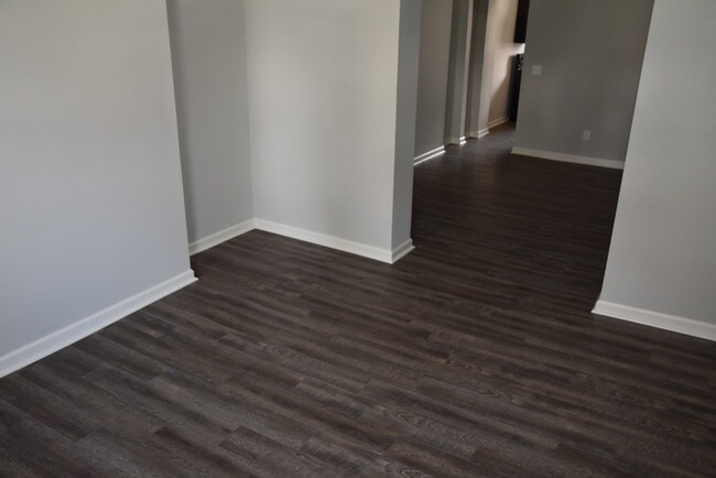 Foto del edificio - 1253 Eastwood Ave