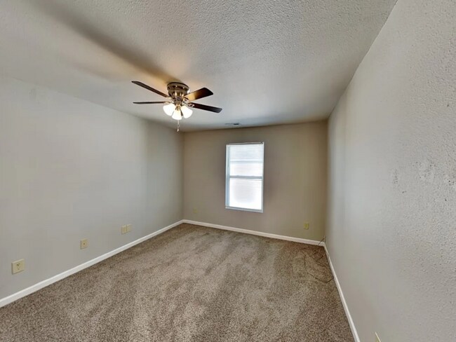 Foto del edificio - 952 Littleton Dr