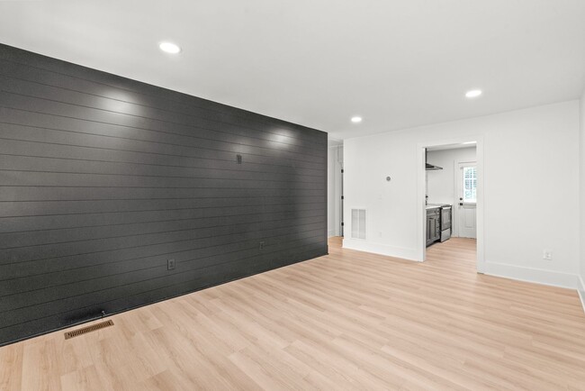 Building Photo - 2318 Marlowe Ave