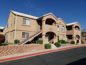 Building Photo - 1122 E 300 S