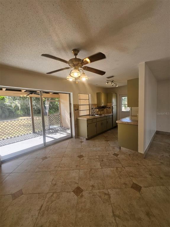 Building Photo - 1225 Armsdale Ave