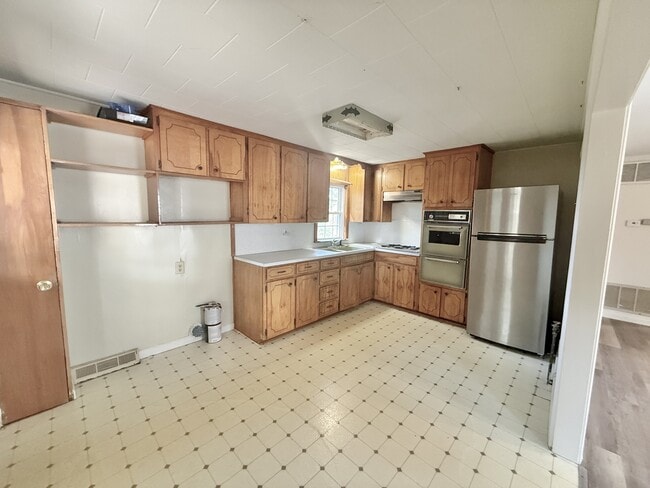 Building Photo - 123 Leeper St