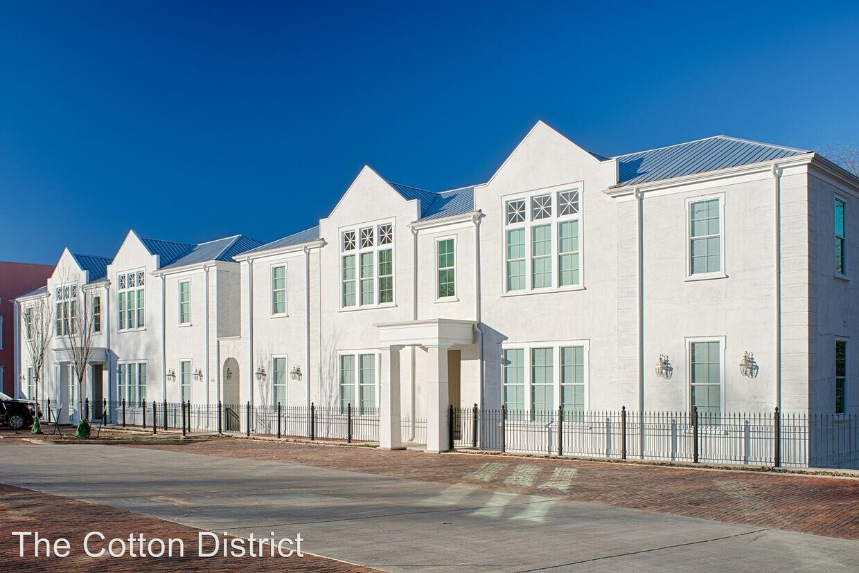 515 University Dr Unit B, Starkville, MS 39759 Apartment for Rent in