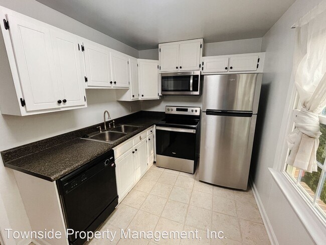 Building Photo - 3 br, 2.5 bath House - 112 Camelot Ct.