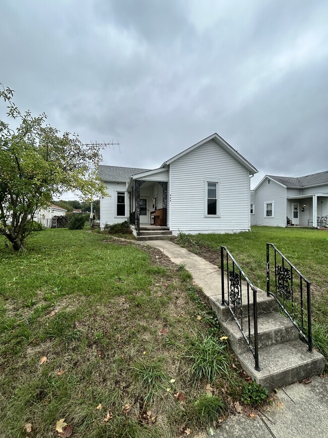 Building Photo - 908 Garfield Ave