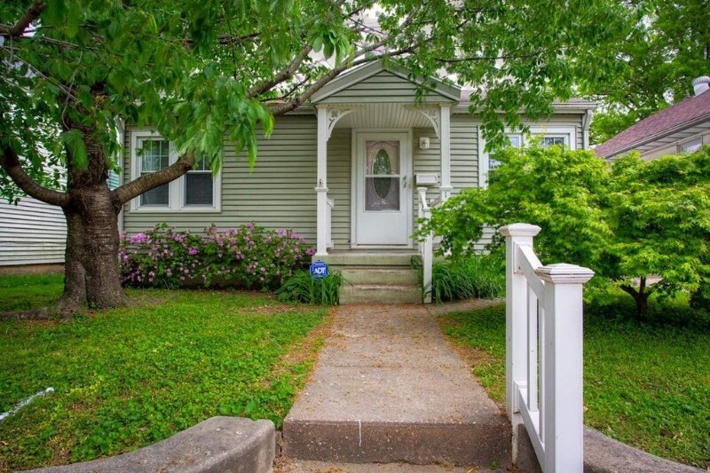 Primary Photo - 1306 Henning Ave