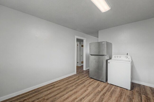 Foto del edificio - 1305 W New Hope Rd