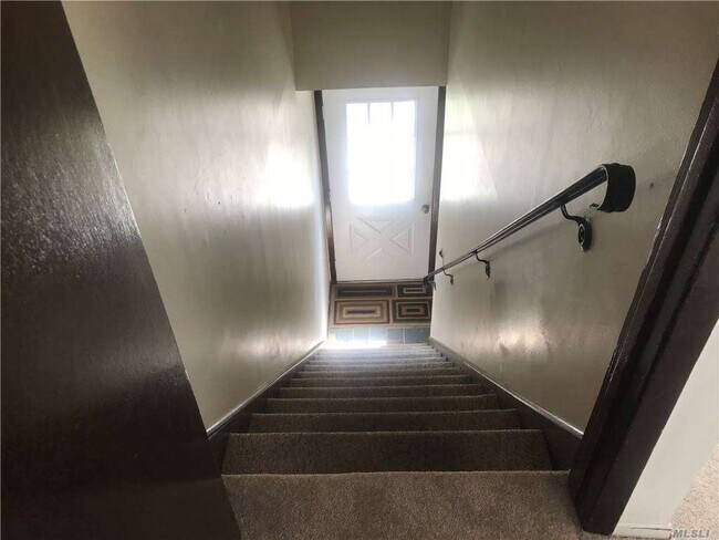 Foto del edificio - 270A Nassau Rd