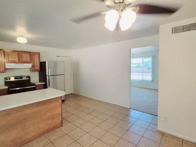 Building Photo - 3702 S Avenida De Las Palmas