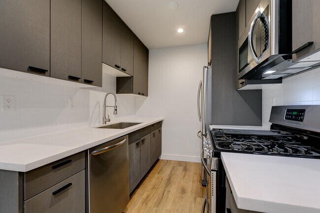 Building Photo - 3107 S Canfield Ave