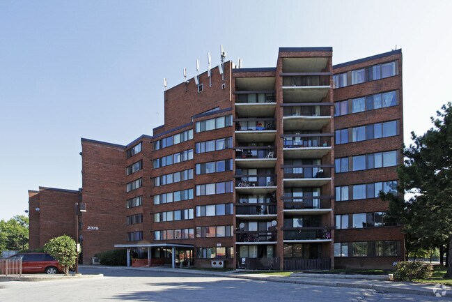 Foto principal - 2375 The Collegeway