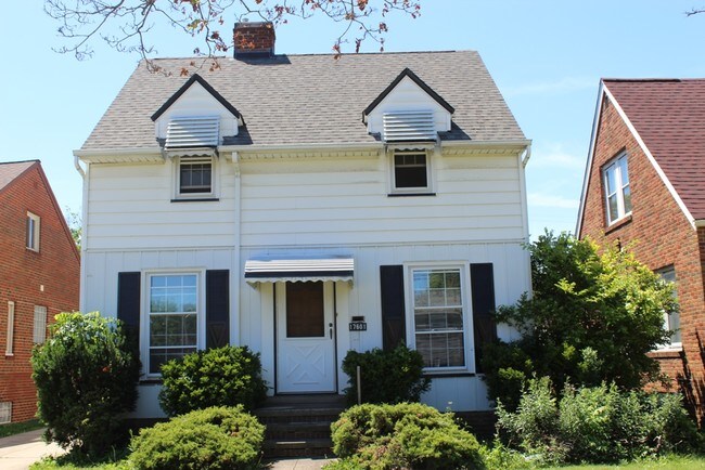Building Photo - 17601 Puritas Ave