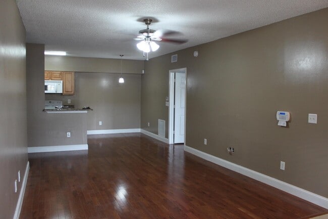 Building Photo - 10354 Fox Trail Rd S
