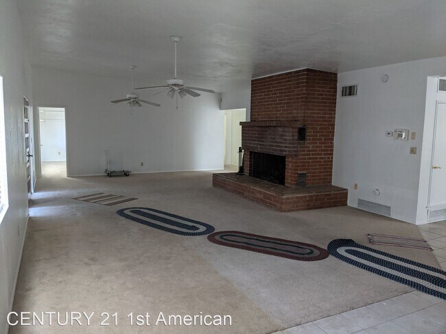 Building Photo - 3 br, 2 bath House - 3711 S Bobby Dr Unit #1