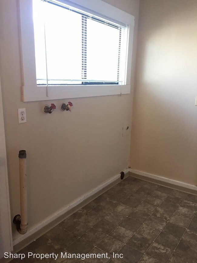 Foto del edificio - 2 br, 1 bath House - 412 NW 5th Ave