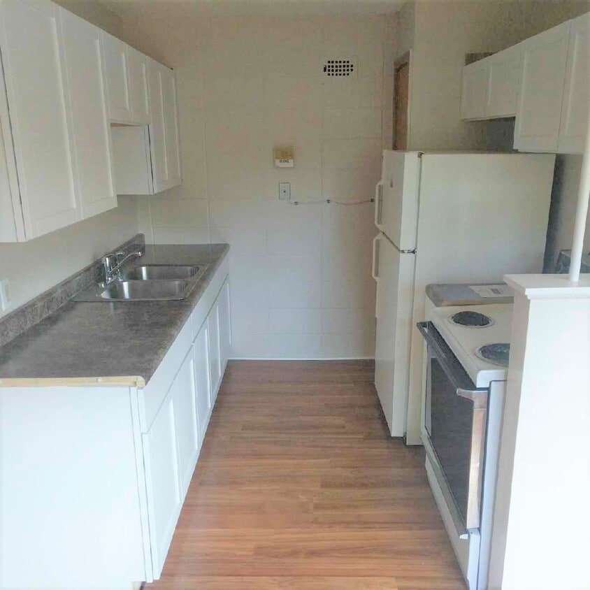 Primary Photo - 266 W Fuller Ave