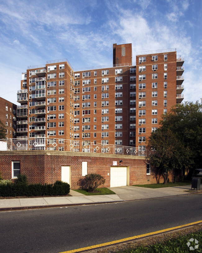 Primary Photo - The Imperial Apartments