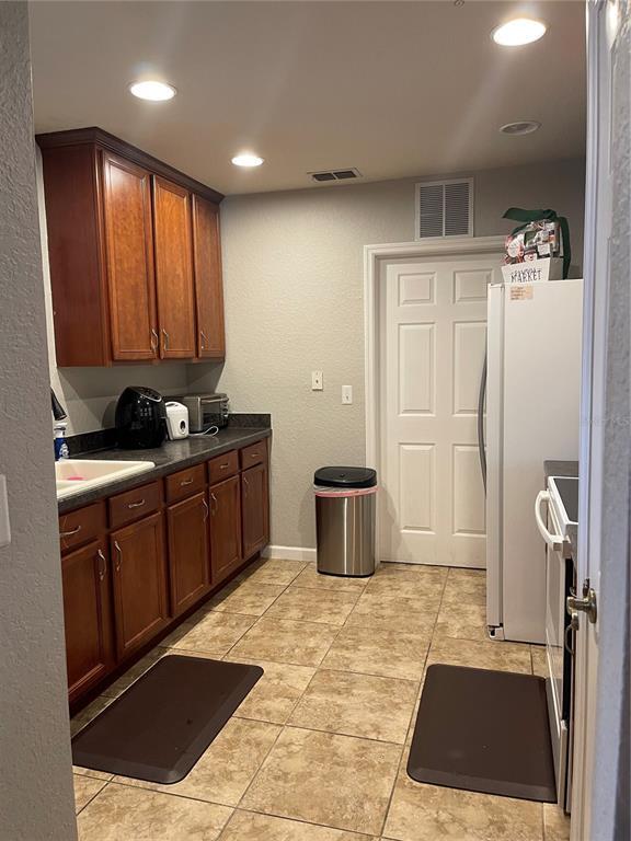 Foto del edificio - 3351 Whitestone Cir