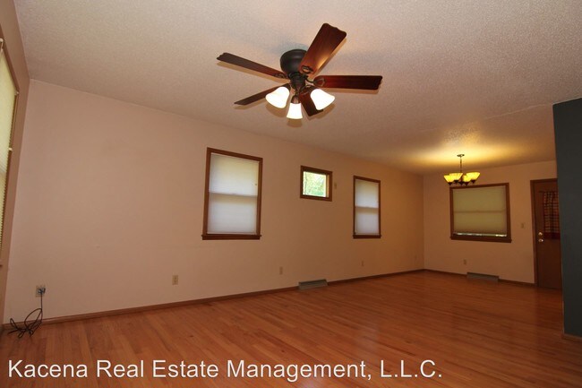 Foto del edificio - 3 br, 1.5 bath House - 1108 Wylde Green Rd