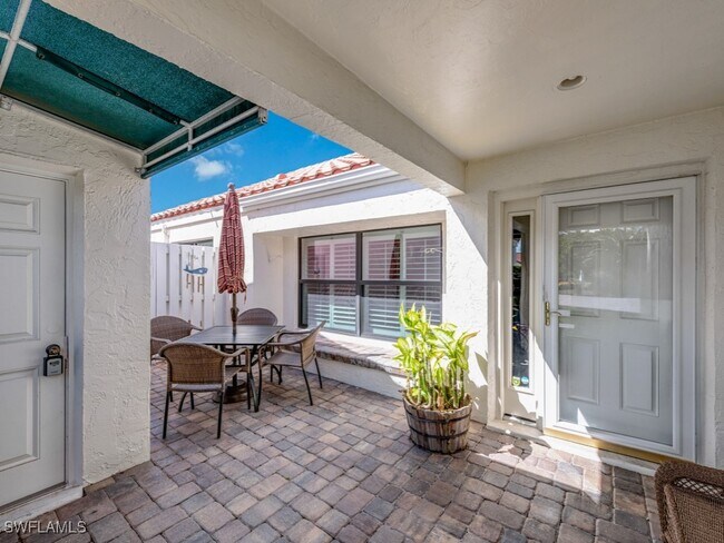 Foto del edificio - 825 Reef Point Cir