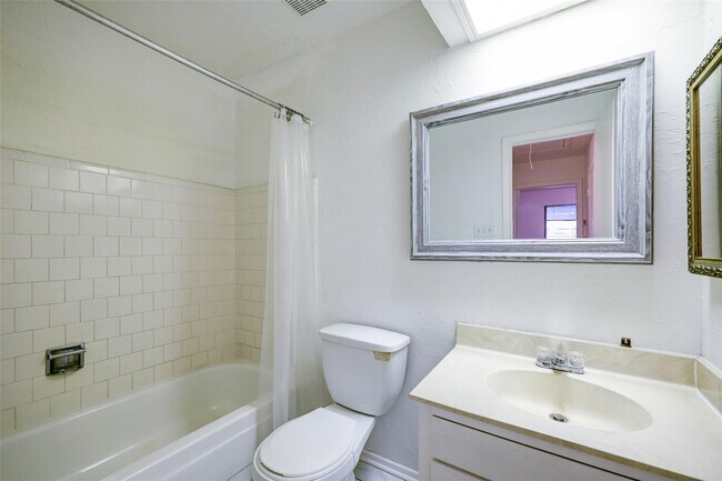 Foto del edificio - 15251 Buckle Ln