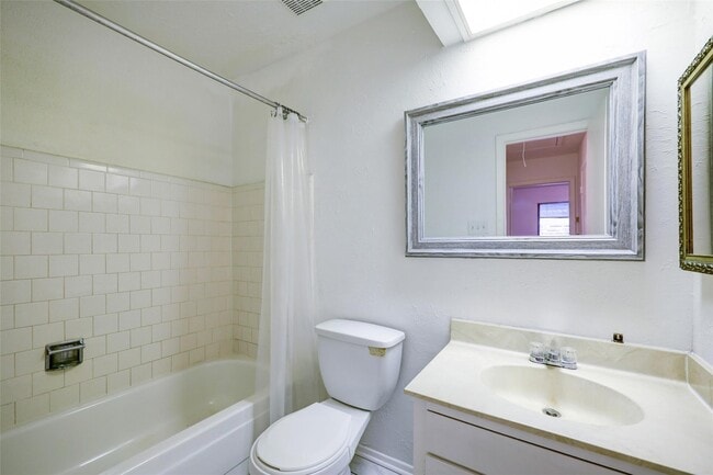 Building Photo - 15251 Buckle Ln