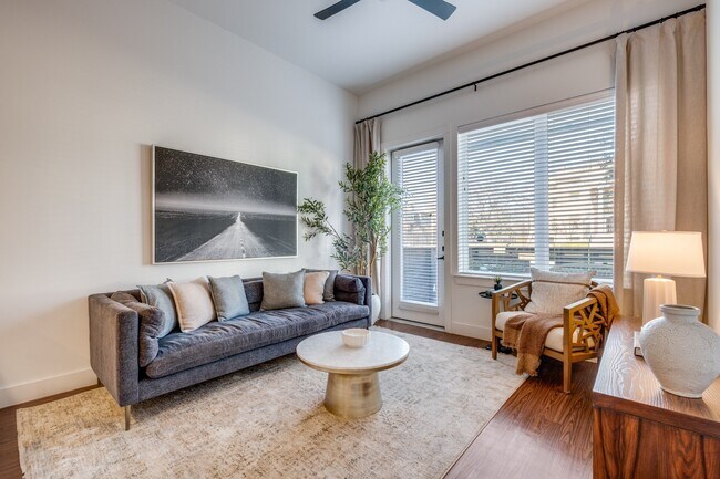 Foto del edificio - 4600 Ross