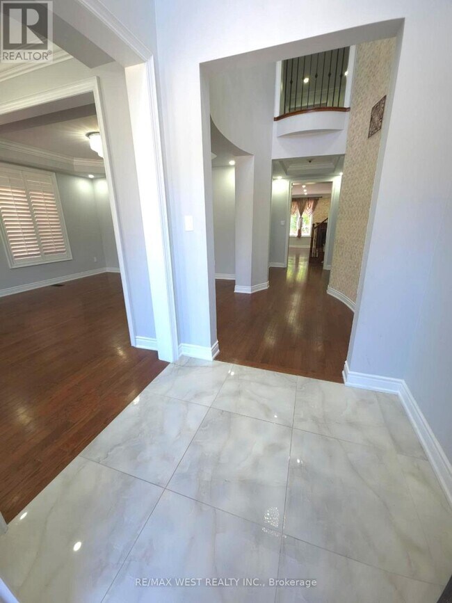 Building Photo - 47 Linacre Dr