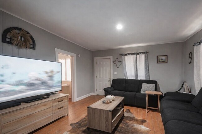 Foto del edificio - 201 S Cleveland St