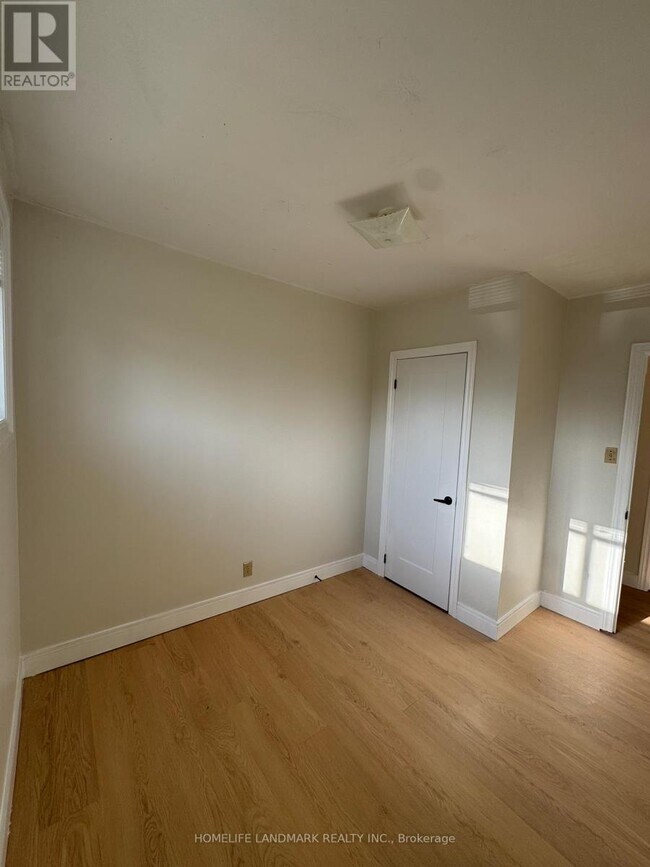 Photo du bâtiment - 35 Nisbet Dr