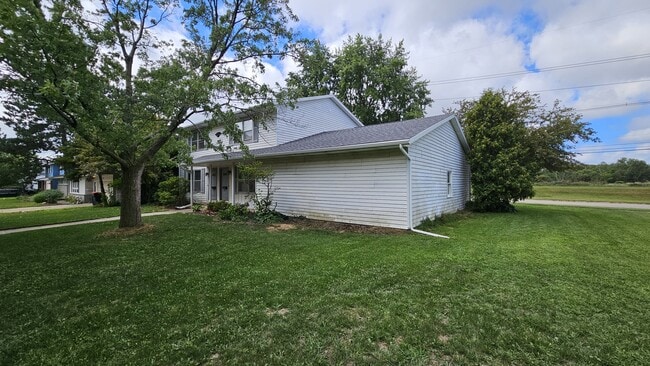 Building Photo - 680 Wildwood Dr
