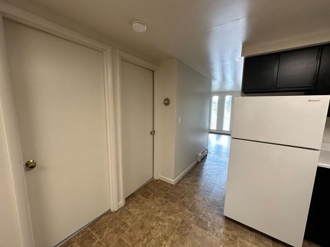 Building Photo - 350 N 100 E